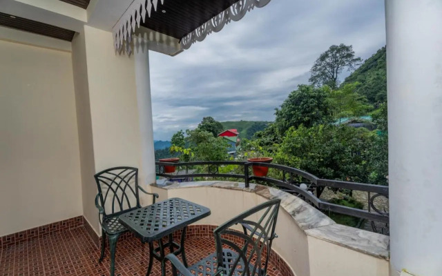 Summit Bougainvillea Tea Resort