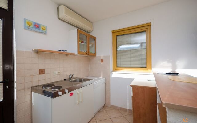 Apartments and Rooms Jaka