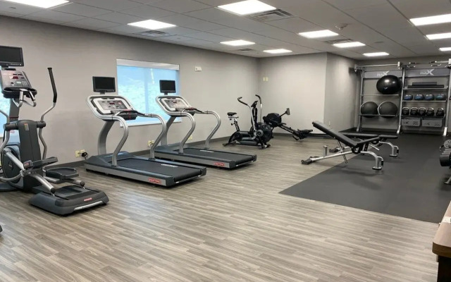 Hampton Inn & Suites Pittsburgh New Stanton