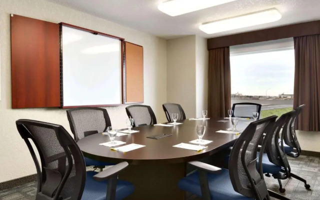 Days Inn & Suites Yorkton
