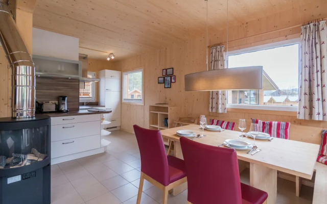 Attractive Chalet With hot tub