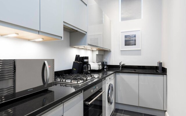 Tastefully Designed & Modern 2bed 2bath w/ Garden
