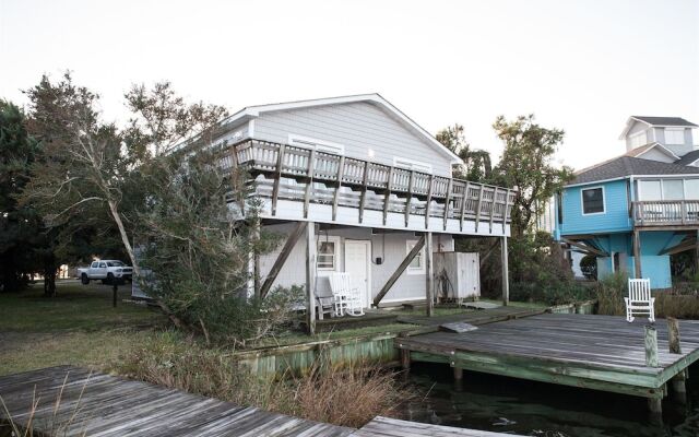 Native Sun 2 Bedroom Cottage by RedAwning