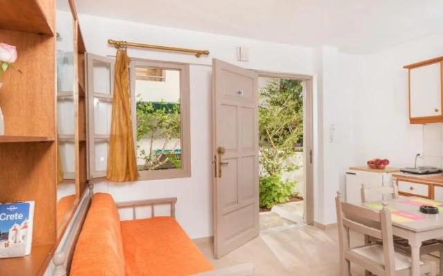 Panorama-Seaview Studios & Apartments