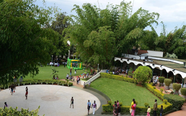 Green Hills Hotel