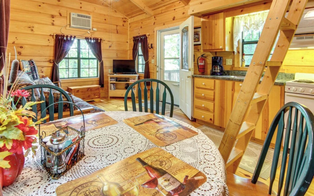 Hendersonville Cabin Near Hiking & Waterfalls!