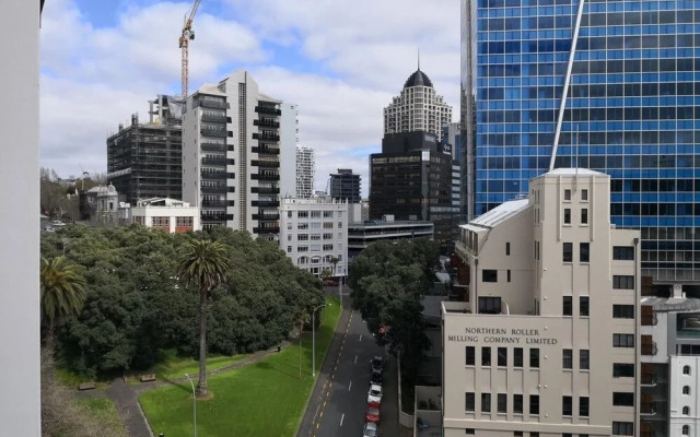 Auckland CBD Modern 2 Bedroom Apartment