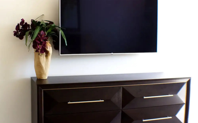 CR Luxury Los Sueños Condos