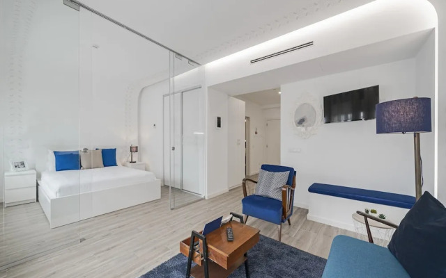 Drapes Design Apartments I by An Island Apart