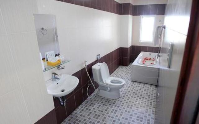 Khách sạn Huỳnh Tấn 2