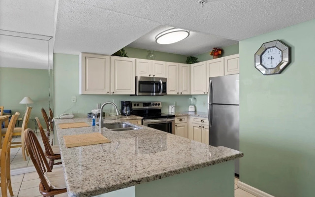 Pelican Beach 2008 1 Bedroom Condo