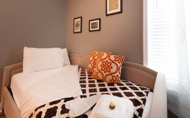 Modernized DC Rowhome in city-center