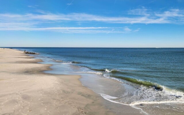 Buckroe Family Home: Walk to the Beach!