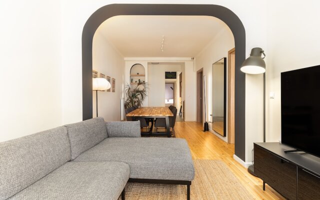 Vista by halu' Spacious City Centre Home