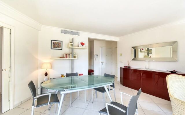 HESPE - Beautiful 2 bed apartment only 50m from the beach!