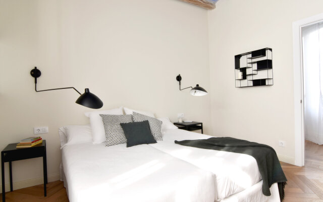 Liceu in Barcelona with 2 bedrooms and 1 bathrooms