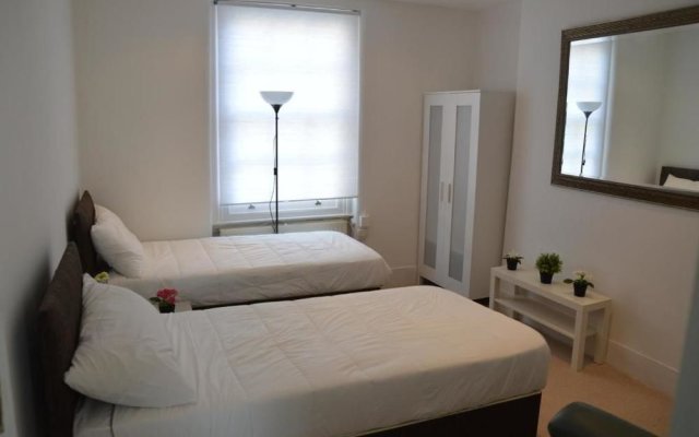 London Borough Station Apartment