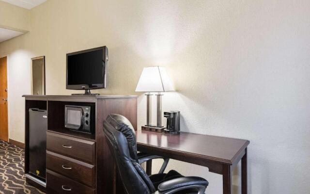 Quality Inn & Suites Southport