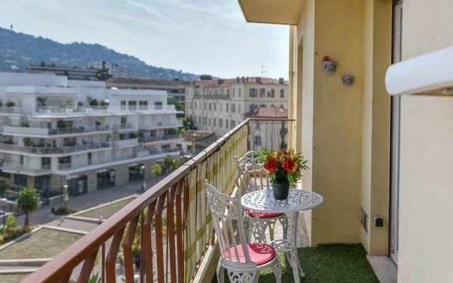 Apartment With One Bedroom In Cannes, With Wonderful City View, Furnished Terrace And Wifi 800 M From The Beach