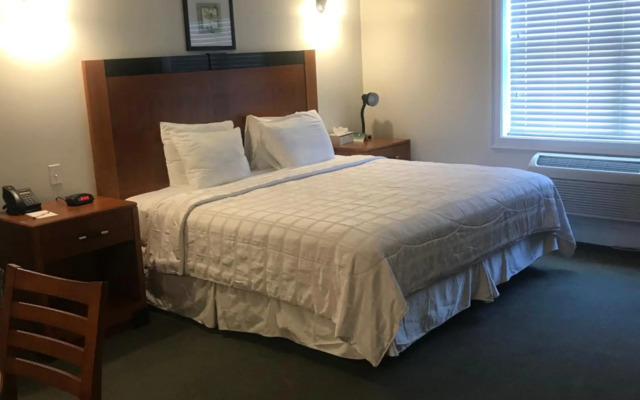 Crescent Suites Hotel