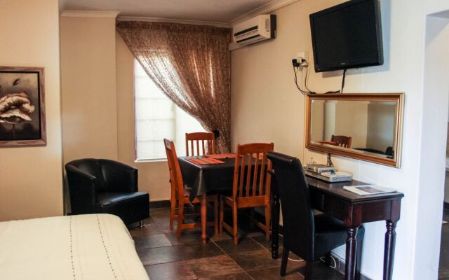 Silver Palms Guest House