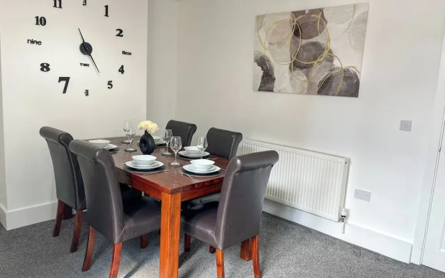 3 Bed House At 8 Nantwich Road