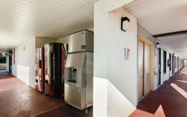 Econo Lodge
