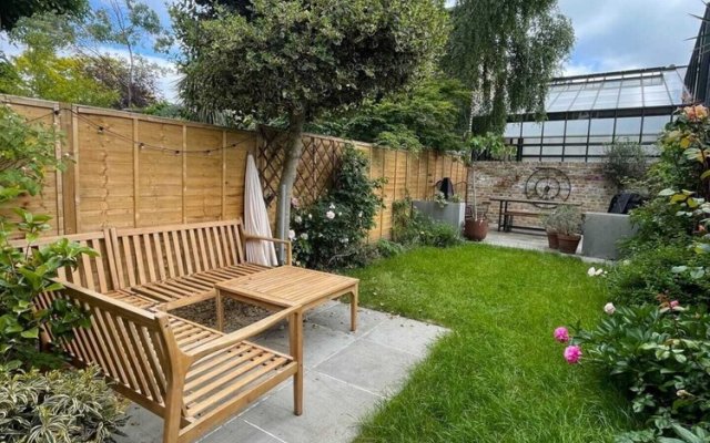 Incredible & Quirky 2BD Home With Garden - Hackney