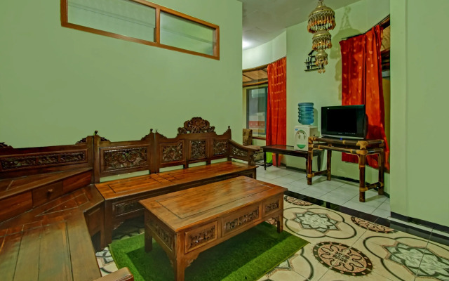 OYO 90031 Villa Papada
