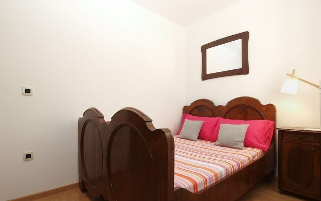 Apartment 1868