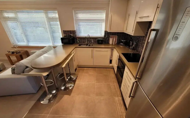 The Mumbles - Bungalow - 2 Bedrooms - Pet Friendly