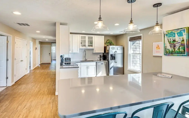 Walk to Academy: Lake Max Family Penthouse