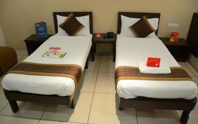 OYO 1999 Hotel Residence 20