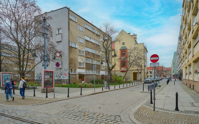 Wroclaw Old Town Nozownicza by Renters