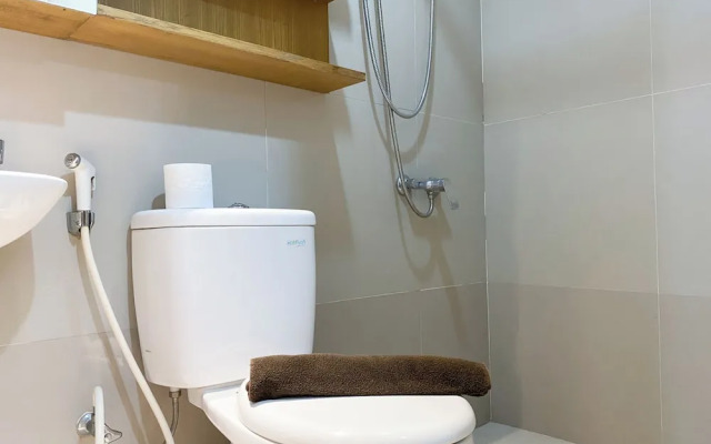 Good And Comfy Studio At Azalea Suites Apartment