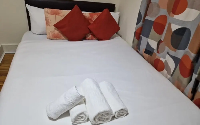 Deluxe 1-bed Apartment in Greenford
