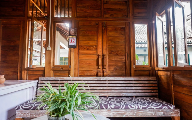 RedDoorz Syariah near Plengkung Gading 2