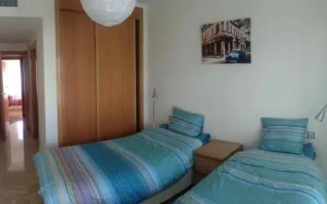 2010-Superb apt 2 bedrooms in complex with pool