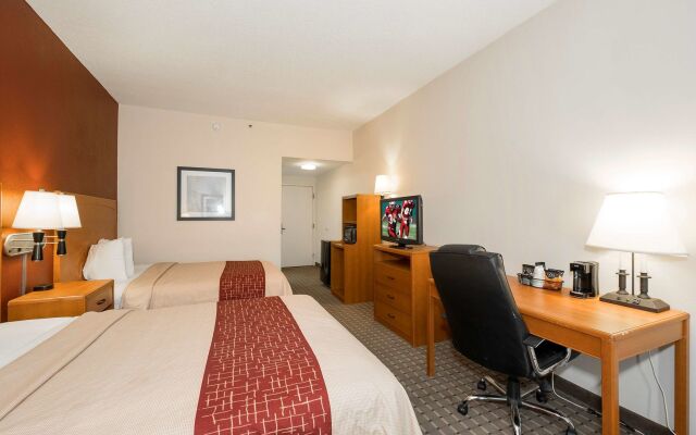 Red Roof Inn & Suites Newnan