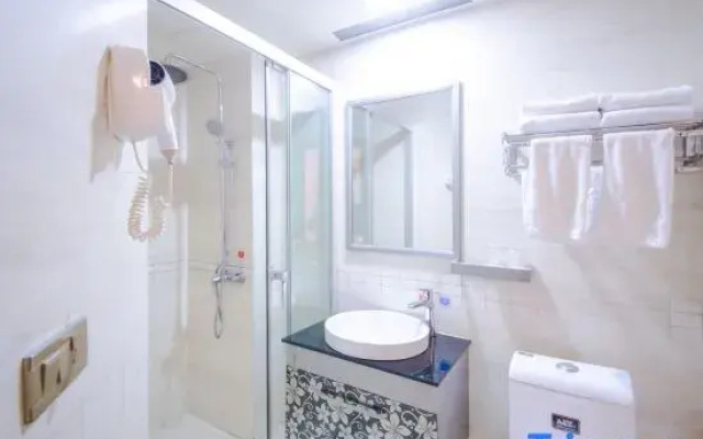 Dongfen Hotel (Pingyang Shuitou)