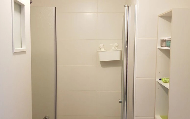 Private Bed and Bathroom in Netanya