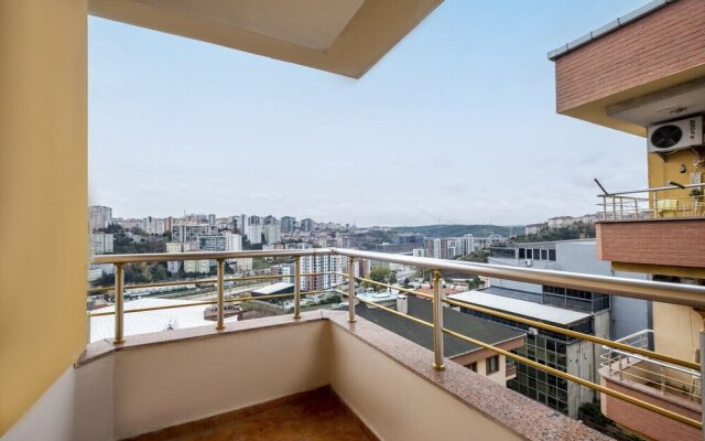 Lovely and Central Flat With Terrace in Kagithane
