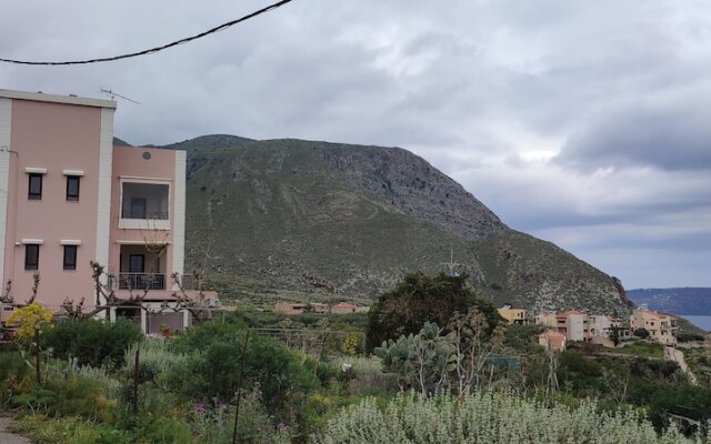 ALONI cottage