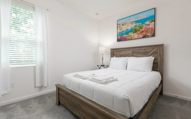 Incredible Large Home Minutes From Disney