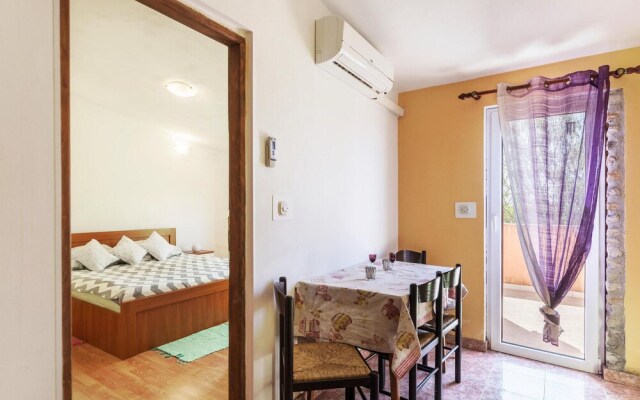 Beautiful Home in Pula With Wifi and 2 Bedrooms