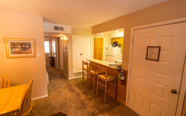 Auslander Condominiums