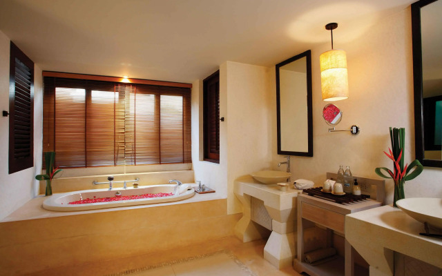 Melati Beach Resort & Spa