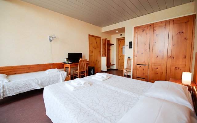 Pràcatinat Hotel & Restaurant