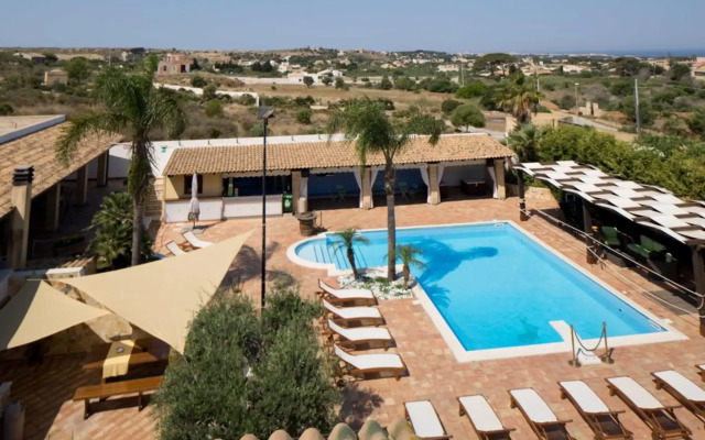 Villa Carlo Resort