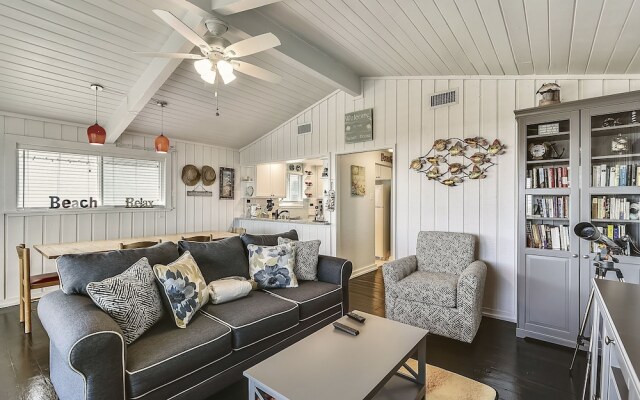 Beachfront Charm - 3 Br Home